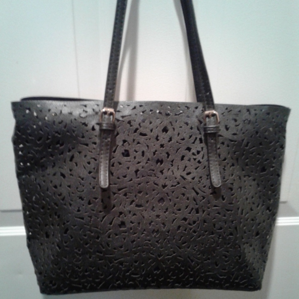 Black reticulated leather handbag
